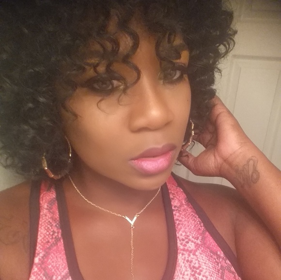 Meet your Posher, Victoria - Picture 2 of 2